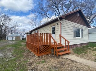 7745 Old Highway 50, Flora, IL 62839