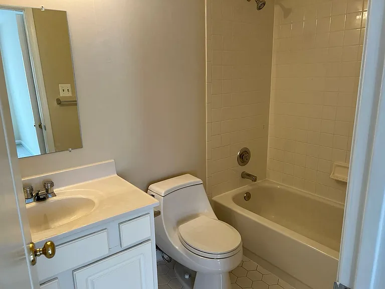 9425 Spruce Tree Cir — Photo 16
