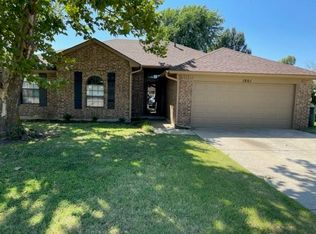 1801 Saint Christopher Dr, Edmond, OK 73003