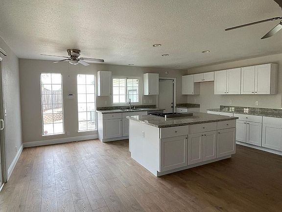 4th image of 2088 Greenbriar Rd