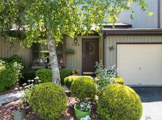 102 Bowne Ct, Matawan, NJ 07747
