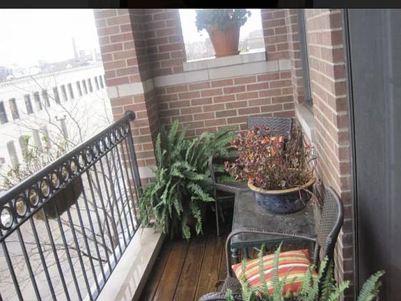 5th image of 3726 N Lincoln Ave #2S