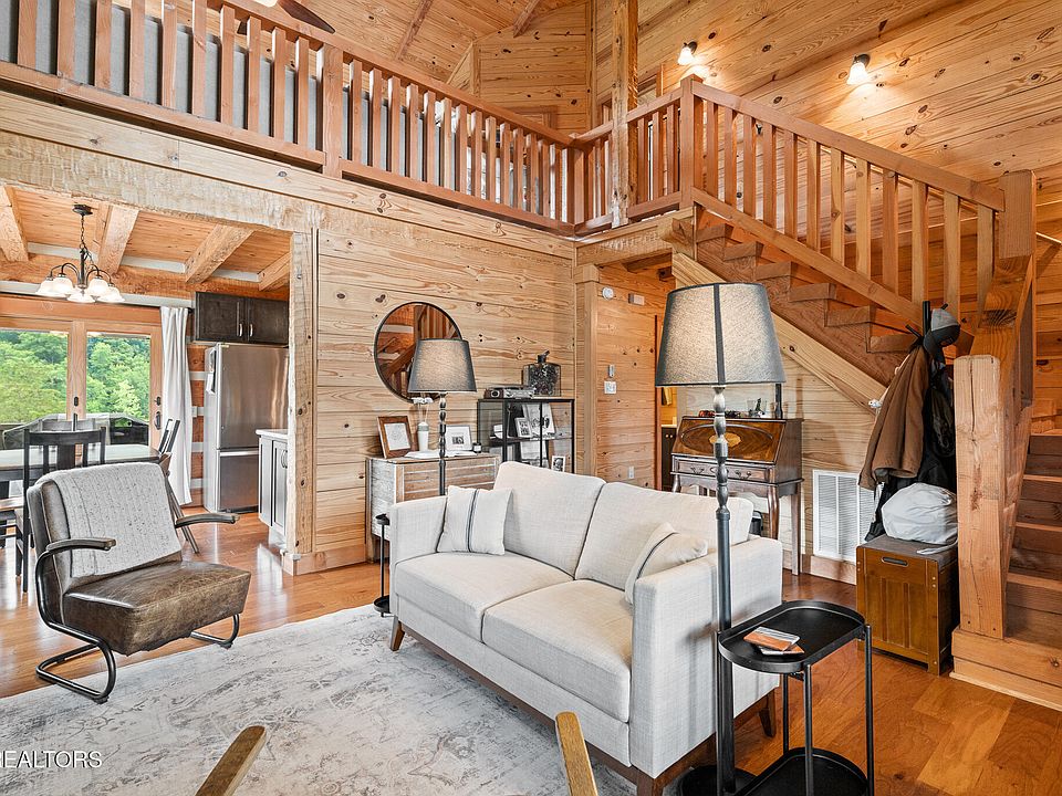 7th image of this home