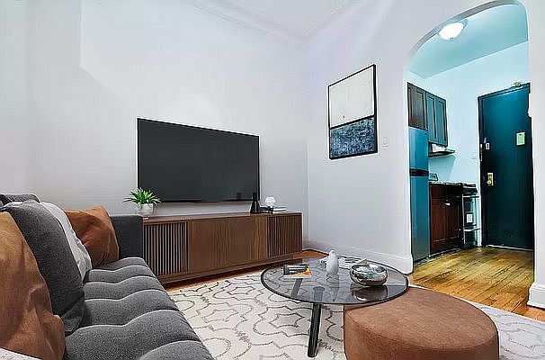 2nd image of 156 E 85th St #1L