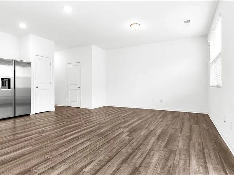 328 Penn Station Way — Photo 4