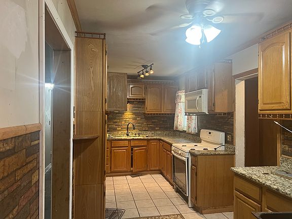 3rd image of 12 Linda St