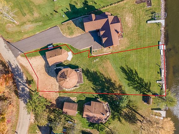 3rd image of S888 W Redstone Dr