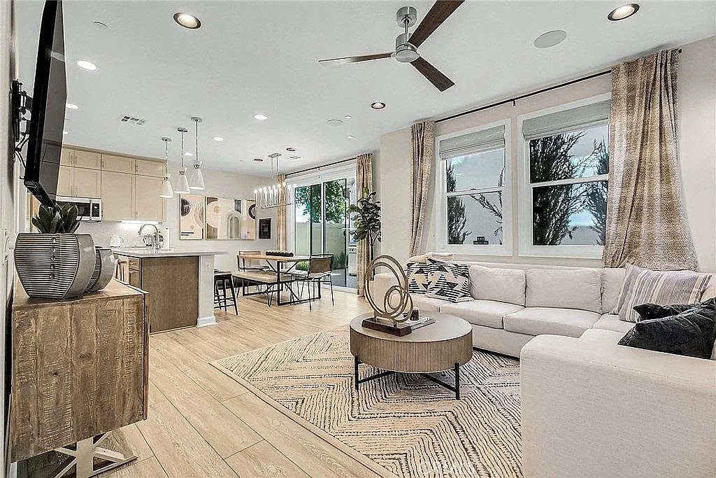 4 bed, 1538 sqft, $3,800 — Photo 2