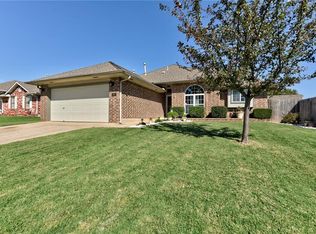 1901 SE 14th St, Moore, OK 73160