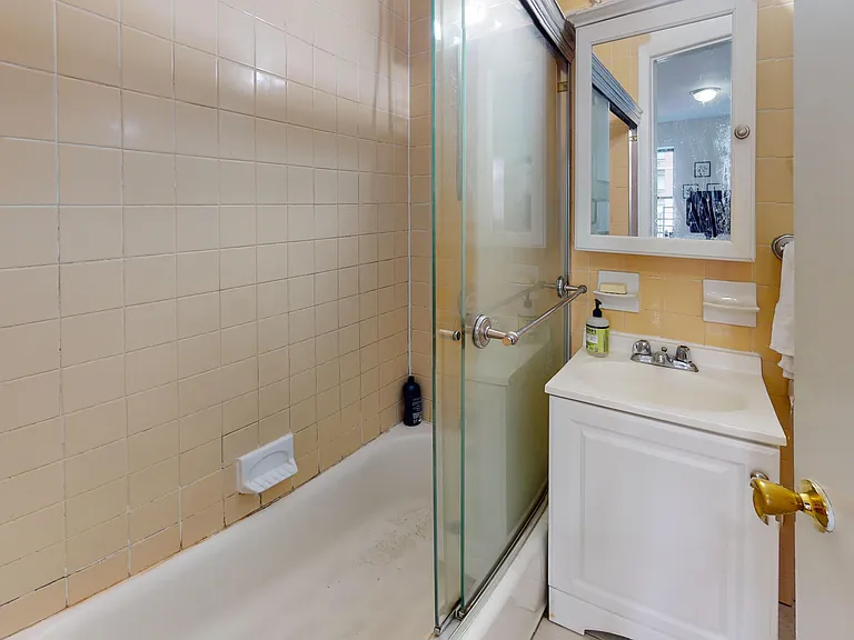 1293 1st Ave #6 — Photo 9