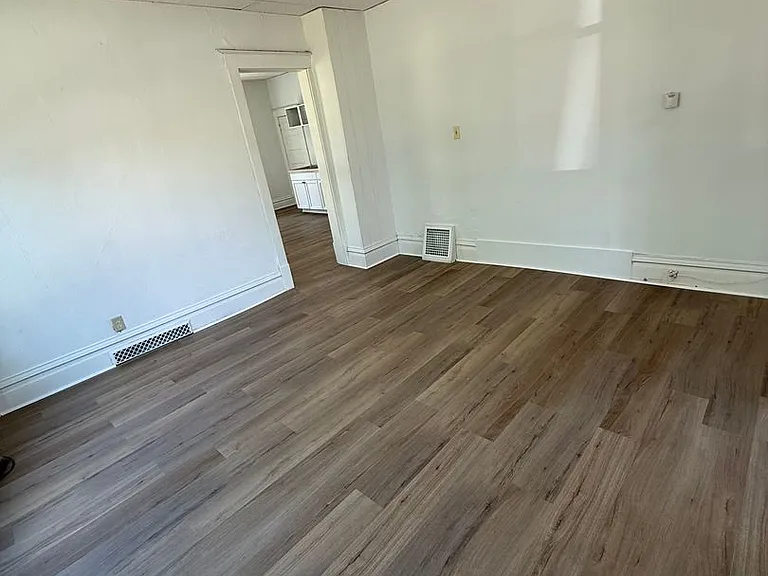 1620 Rebecca St — Photo 6