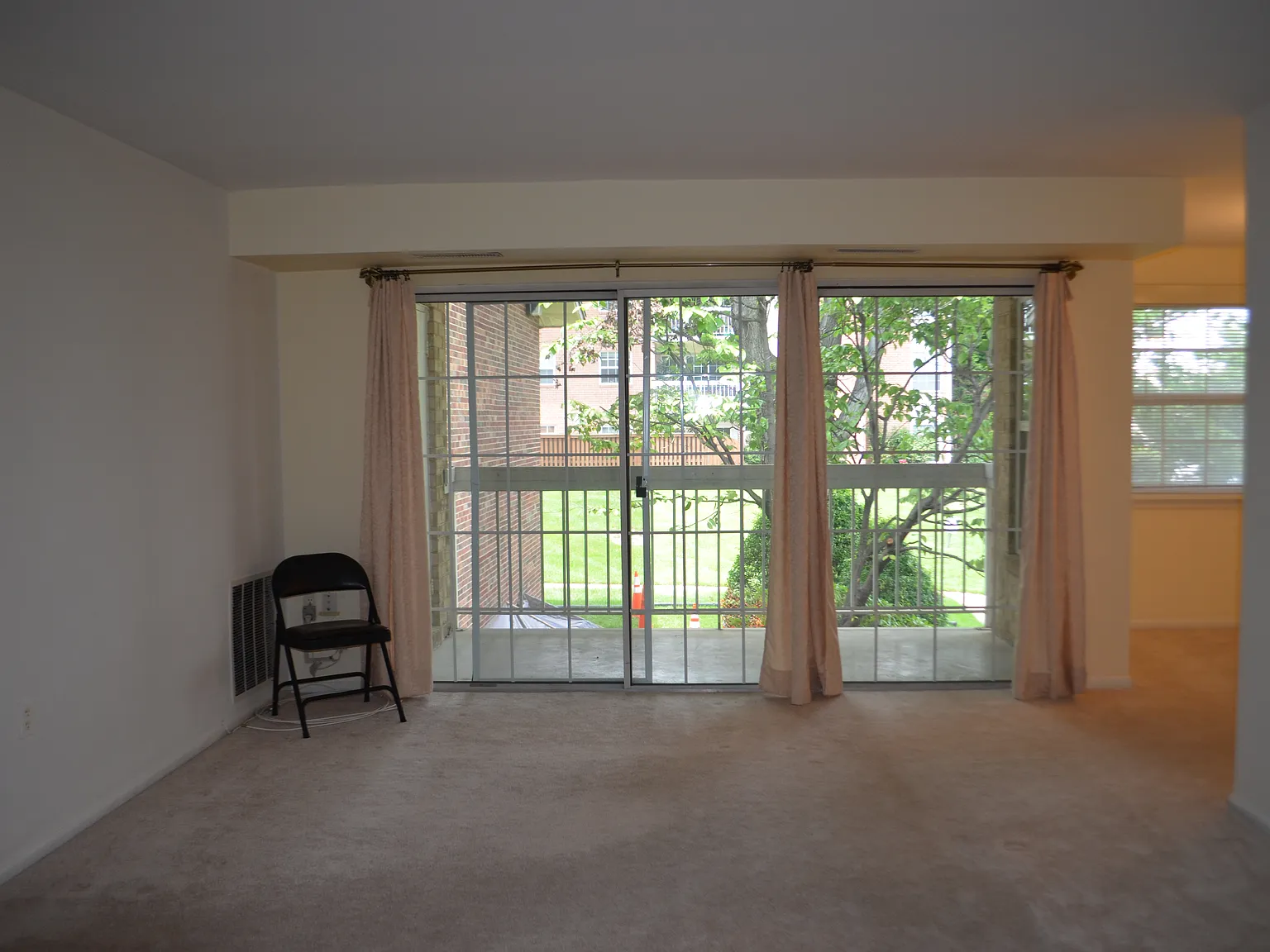 1952 Kennedy Drive — Photo 4