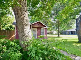 811 Hayden St, El Campo, TX 77437