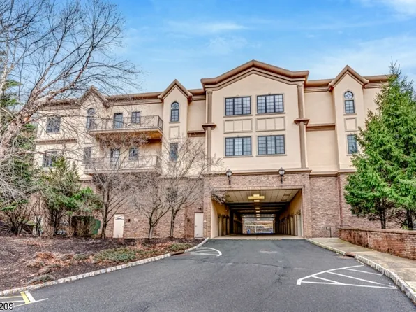 809 Somerset St, Watchung Boro, NJ 07069