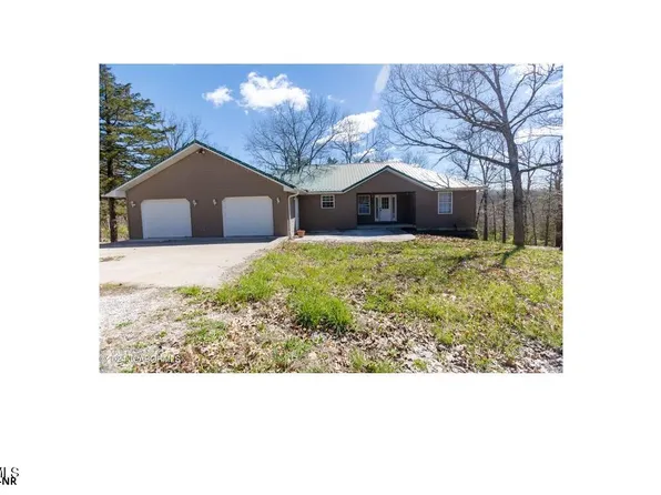 11770 County Road 385, Holts Summit, MO 65043