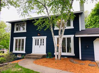 7198 Frontier Trl, Chanhassen, MN 55317