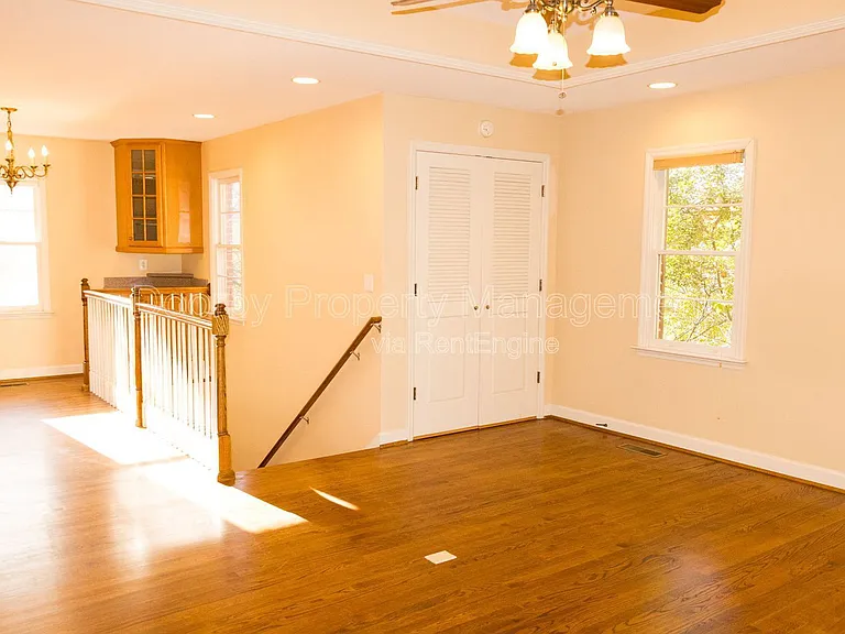 1711 Ashton St — Photo 8