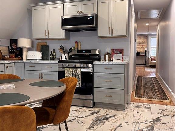 3rd image of 93 Chapin Ave Floor 3