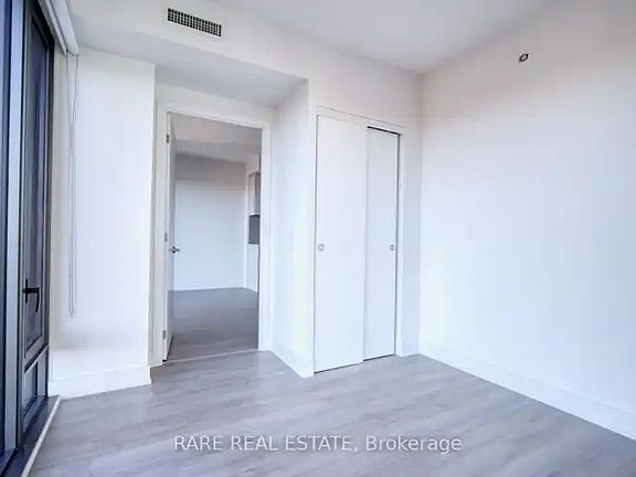 2nd image of 8 Cumberland St #1408