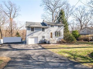 92 E Lovell St, Mahopac, NY 10541