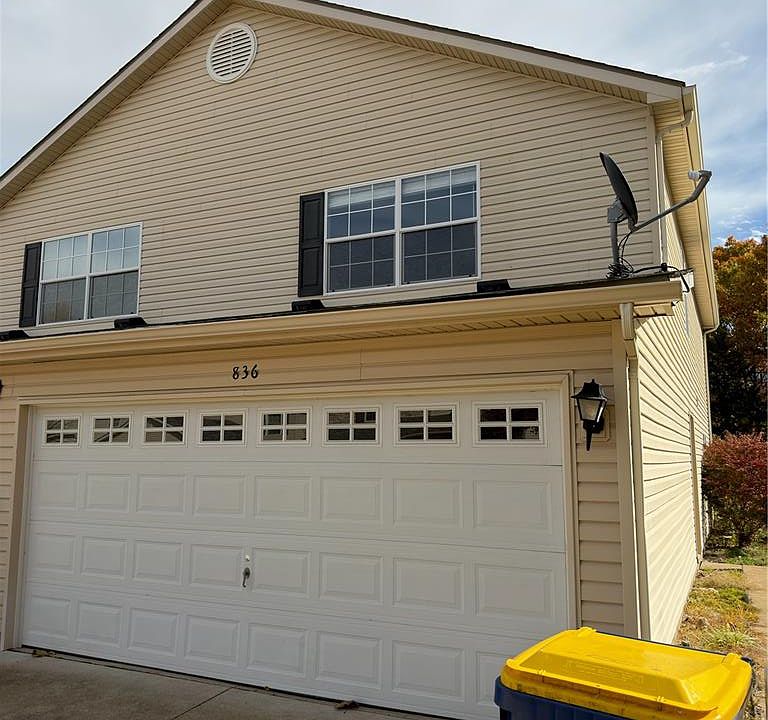 2nd image of 836 Woodside Creek Dr
