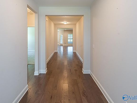 4th image of 104 Colony Cove Dr