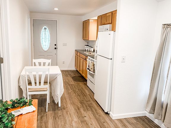 4th image of 966 Hamilton Ave NE