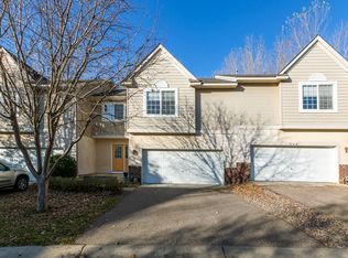 322 Brickyard Dr, Chaska, MN 55318