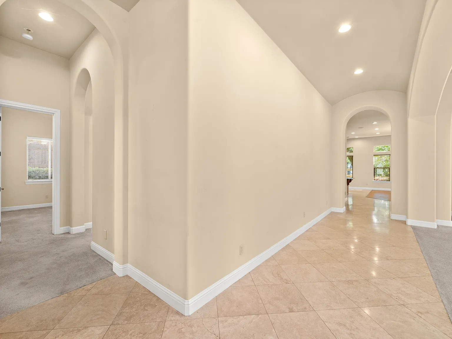 4 bed, 3.5 bath, 2989 sqft, $3,800 — Photo 4