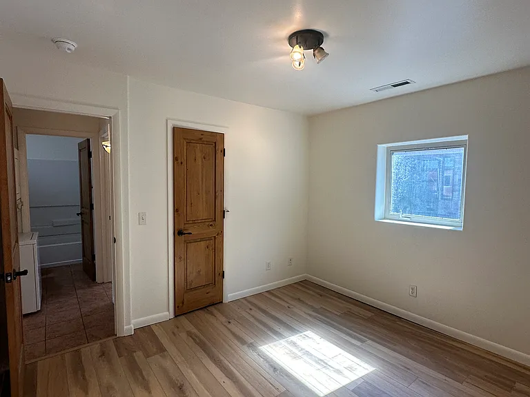 208 E 200 S #2 — Photo 9