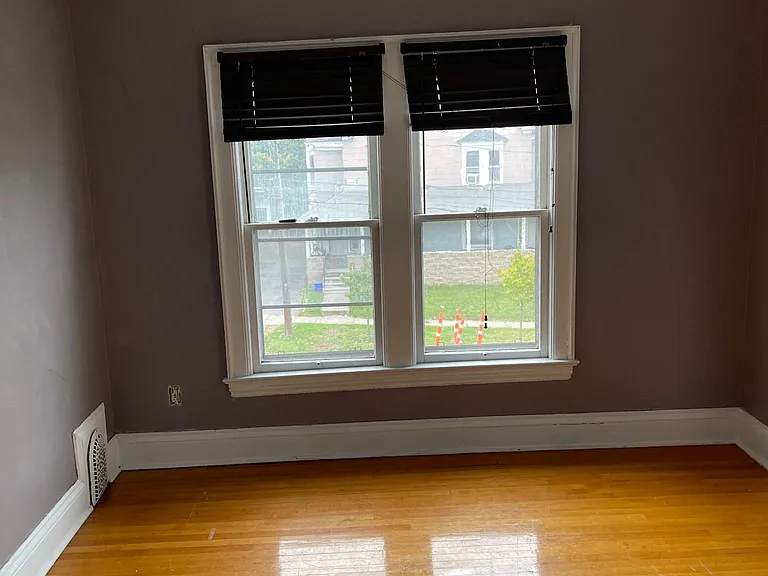 245 Whittier Ave — Photo 12