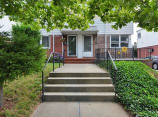 67-23 211th St, Oakland Gardens, NY 11364
