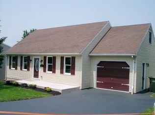 4215 Heather Ln, Mount Joy, PA 17552