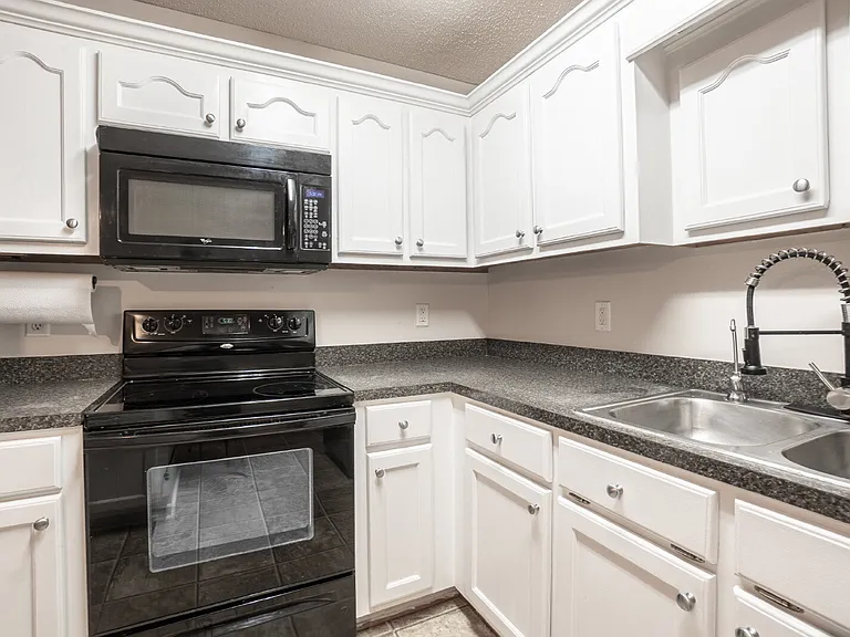 2715 Amidala Ln — Photo 17