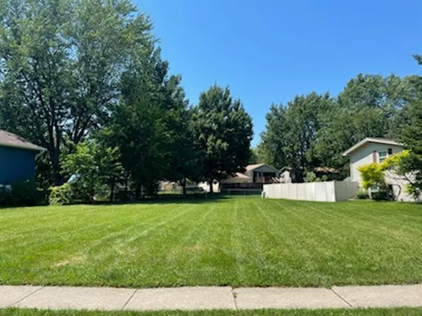1550 Sheffield Dr, Elgin, IL 60123