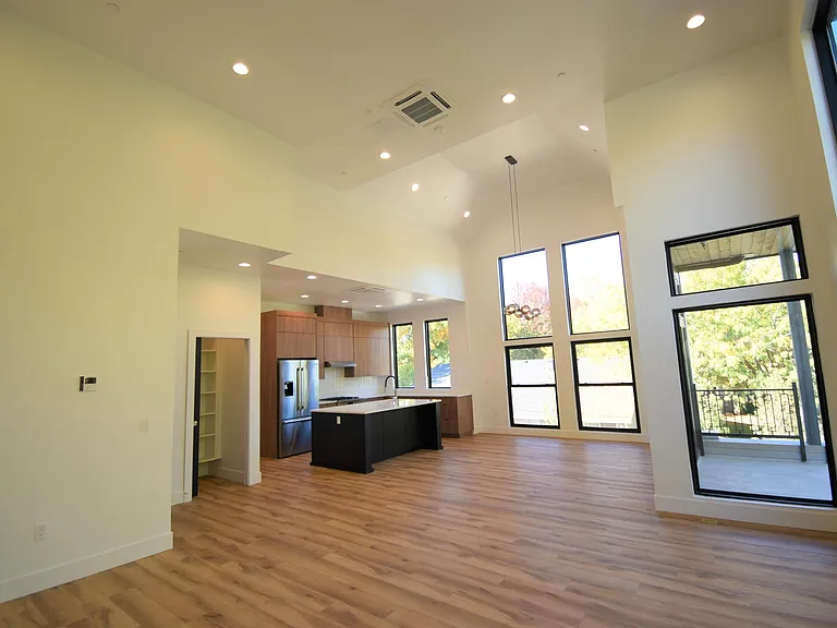 55 N 2nd St #200 — Photo 5