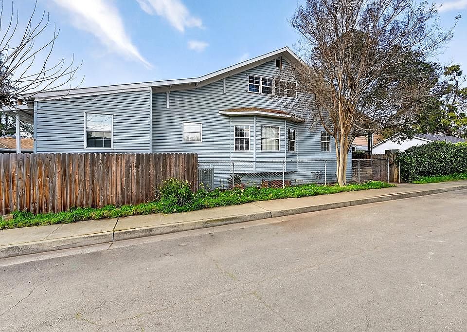 1st image of 3126 31st St