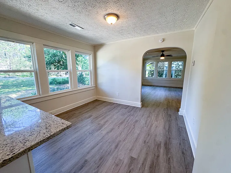 2425 Maple Rd SE — Photo 4