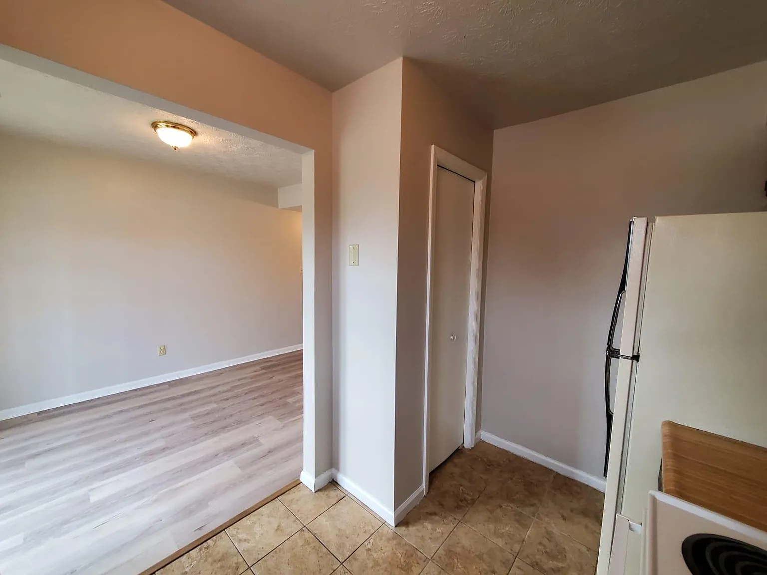 2 bed, 1.5 bath, 1007 sqft, $1,150 — Photo 4