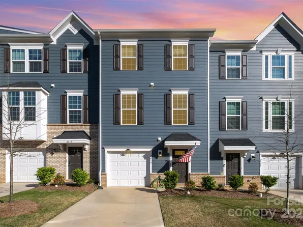 2410 Dr Carver Rd, Charlotte, NC 28208