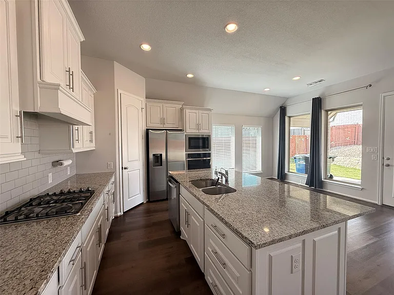 156 Santa Maria St — Photo 11
