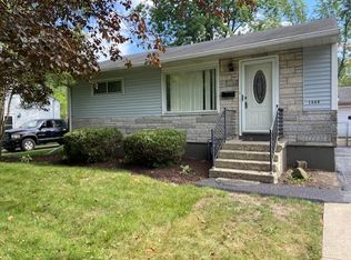 1669 Rice St, Waukegan, IL 60087