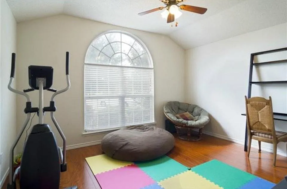 3 bed, 1716 sqft, $2,250 — Photo 4