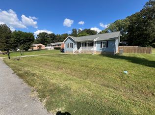 10541 Lunswood Rd, Chester, VA 23831