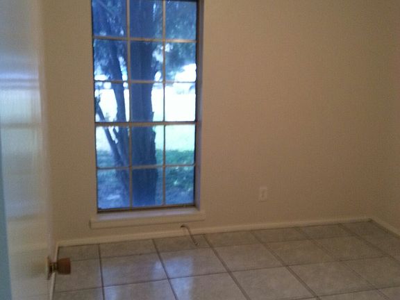 3rd image of 2300 Palmetto Dr
