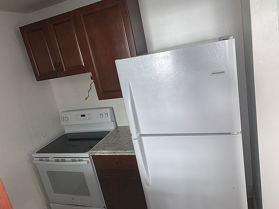 Kitchen with Range & Fridge