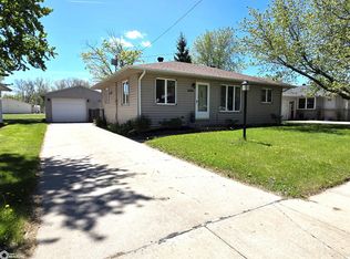 1008 18th Ave, Charles City, IA 50616