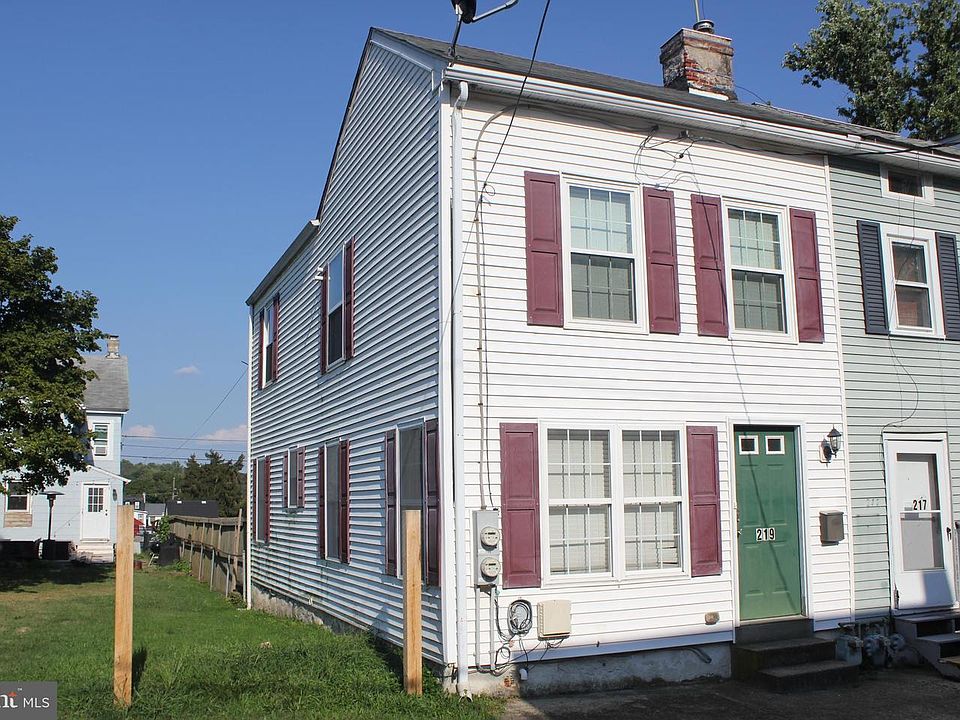 1st image of 219 Airy St
