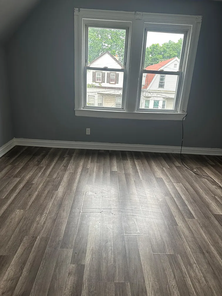 170 S 11th St #3 — photo 2 of 5