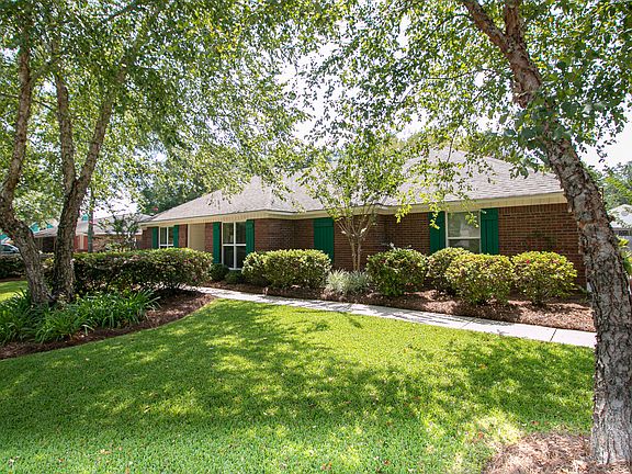 2nd image of 224 Boggs Cir